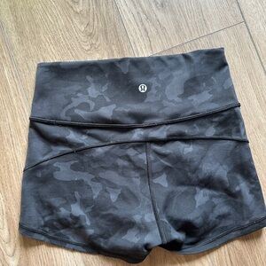 lululemon athletica Black Camo Women's Shorts size 6
